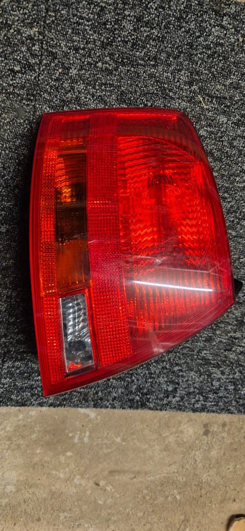 Baklykt venstre til Audi A4