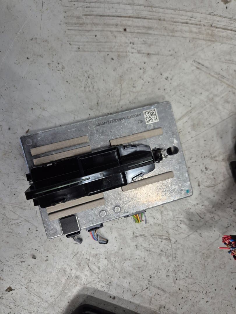 VOLVO XC40 - Antenne